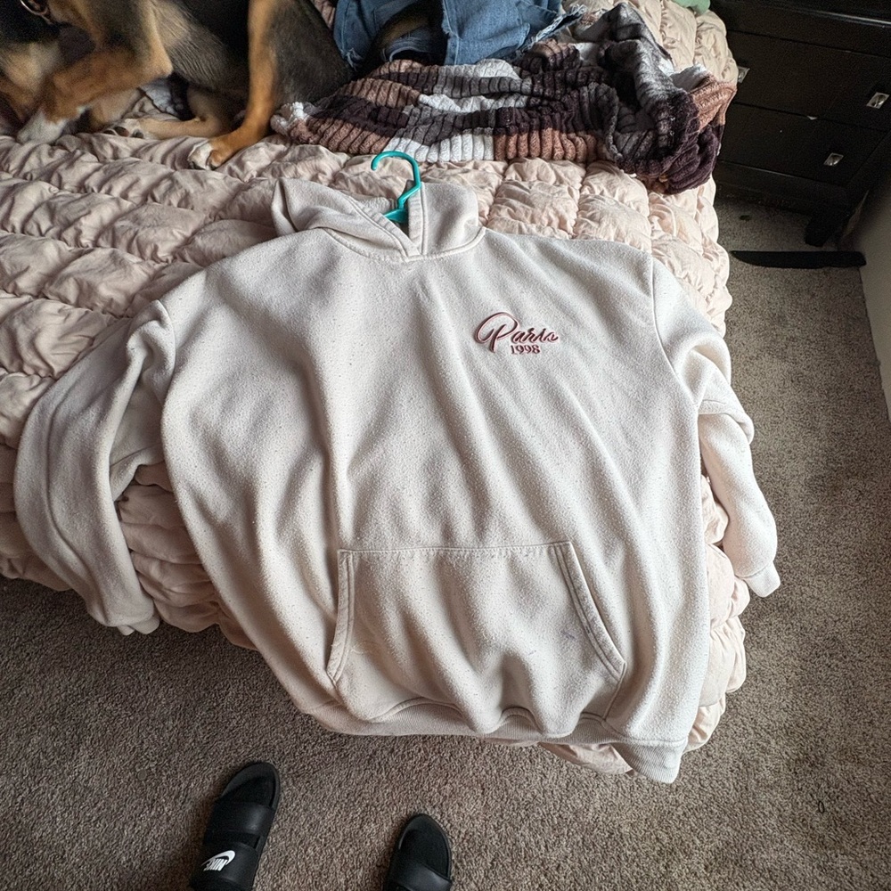 Casual Cream Sweater with Soft Fabric